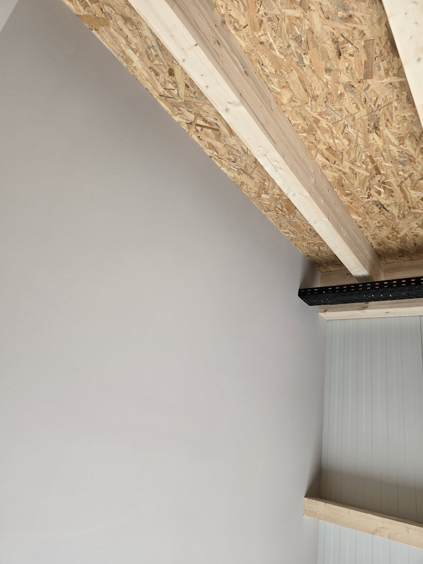 Innenwand während der Malerarbeiten in Bad Doberan