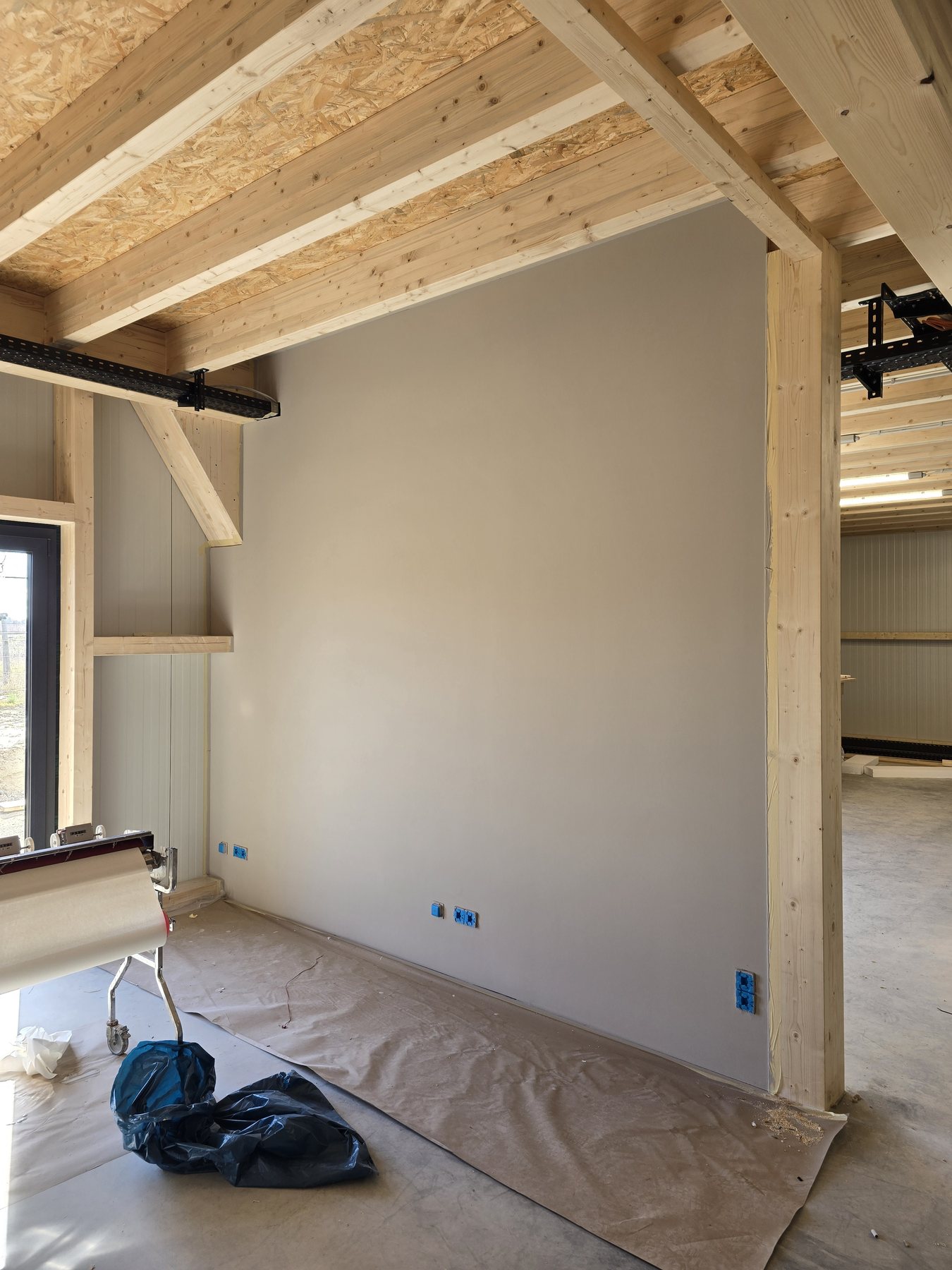 Innenwand während der Malerarbeiten in Bad Doberan