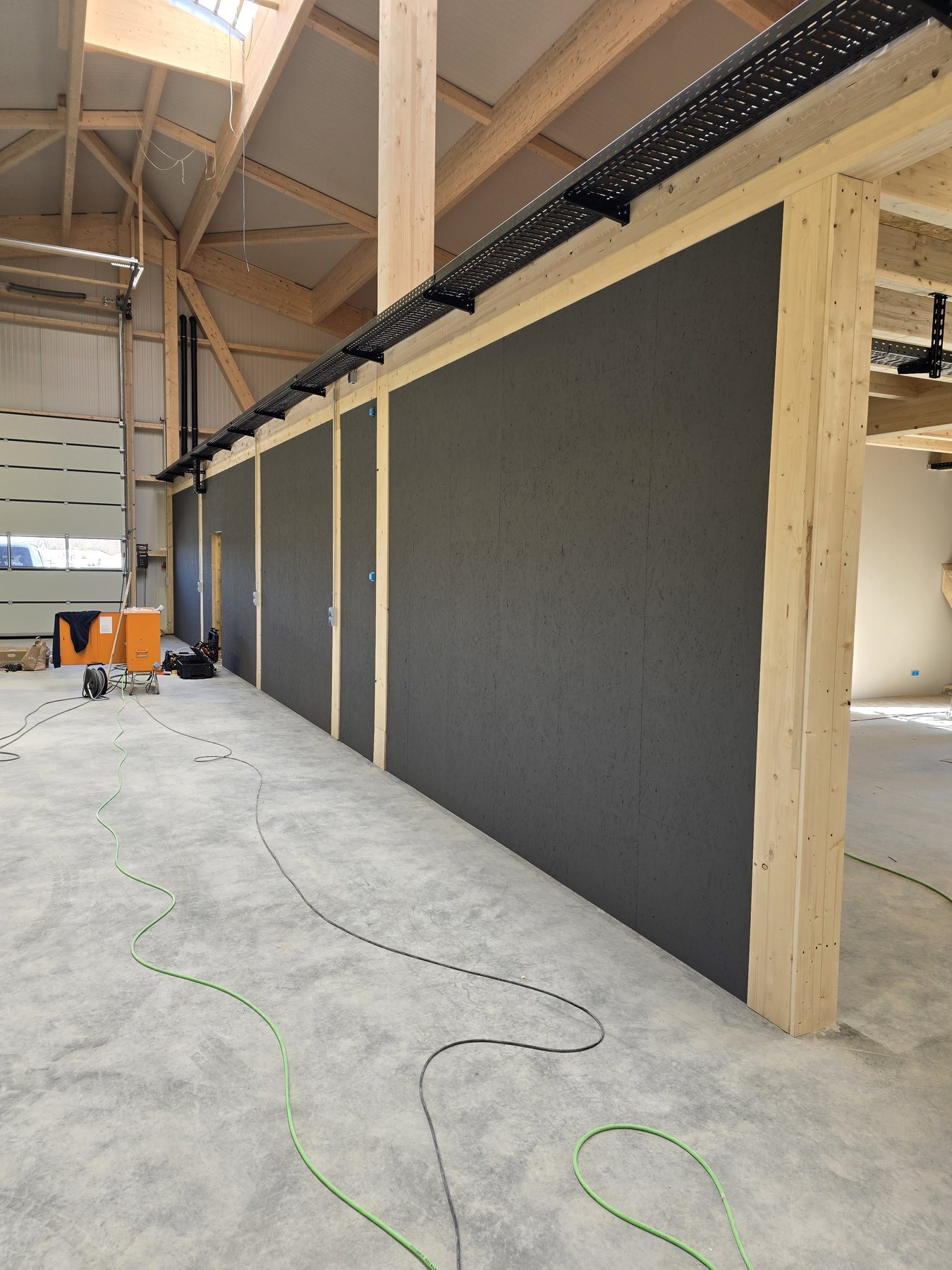 Innenwand während der Malerarbeiten in Bad Doberan