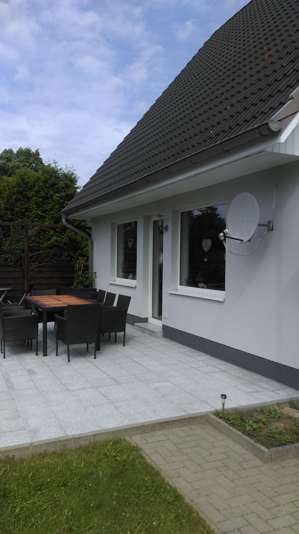 Hausfassade in Dümmer bei Schwerin während der Fassadenarbeiten