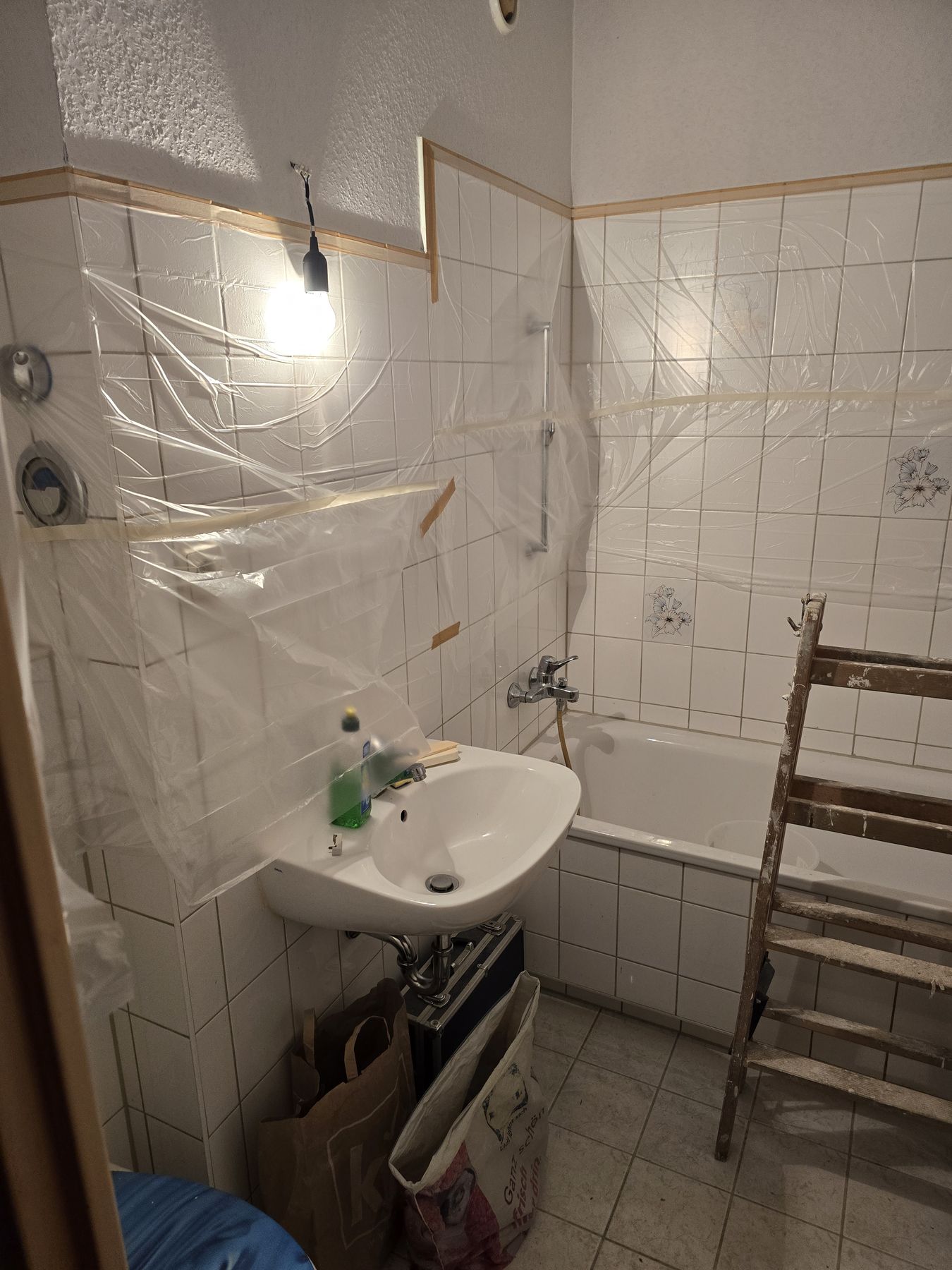 Badezimmer während der Renovierungsarbeiten